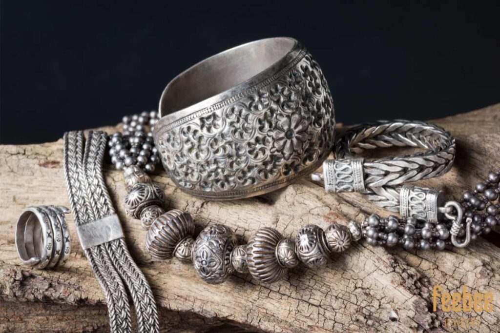 Does 316L Stainless Steel Tarnish? 1 Tarnishing jewelry