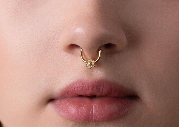 A complete guide to choose the Best Metal for Nose Piercing 3 image