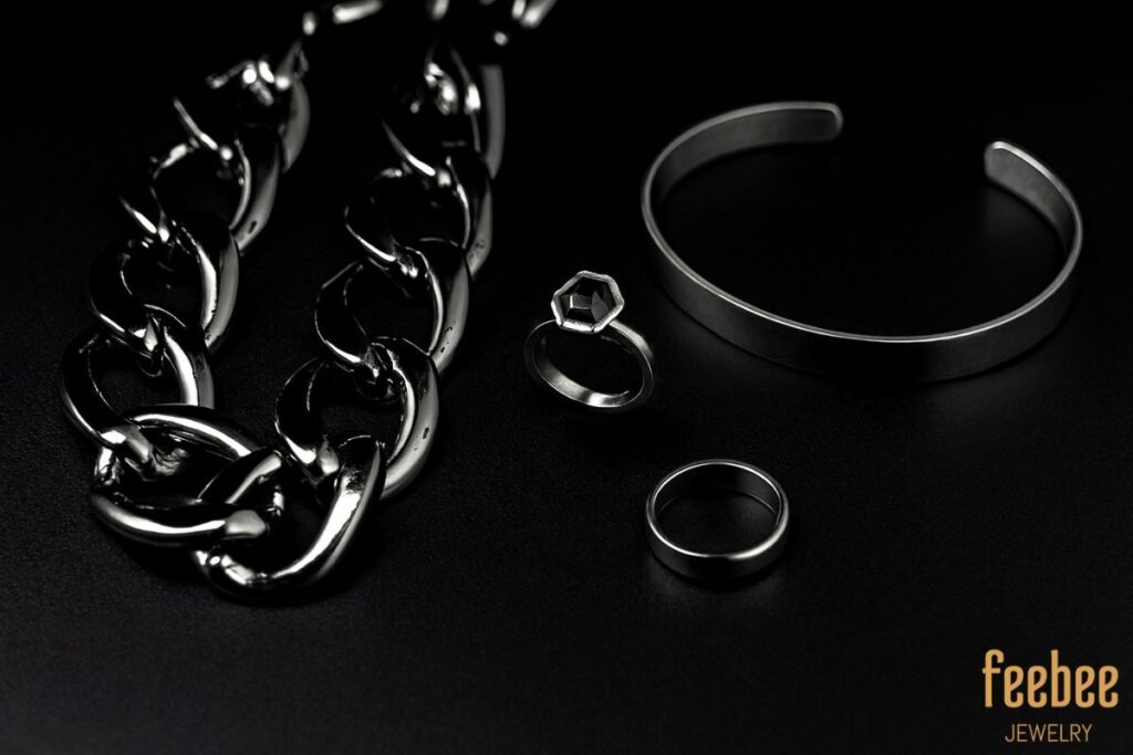 Does Stainless Steel Jewelry Tarnish? The Definitive Guide 2 stainless steel without tarnish