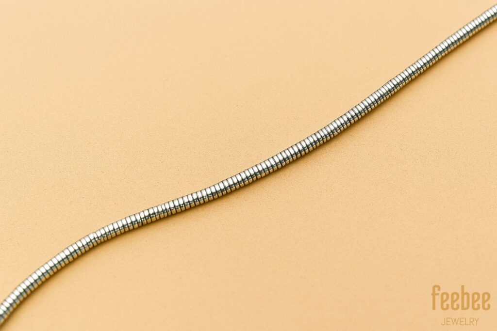 How To Choose The Best Chain For Pendant? 6 Snake Chain