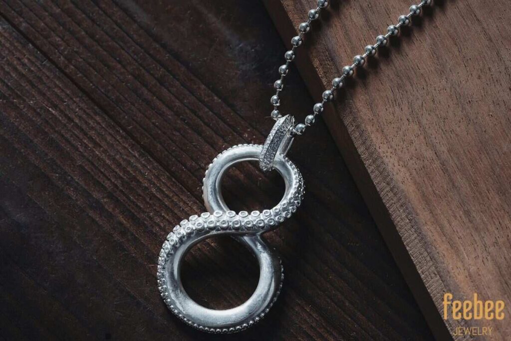 How to Clean a Chain Necklace Made of Stainless Steel? 1 Stainless Steel Chain Necklace Turning Black