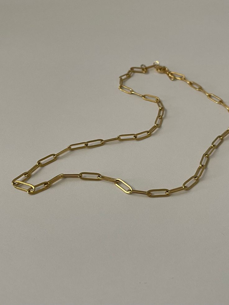 Parts of a necklace Explained: A complete guide 7 Paperclip chain