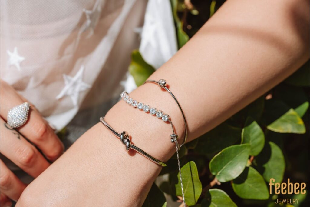 How to Measure Bracelet Size? Common Mistakes To Avoid 1 right size for different bracelet styles